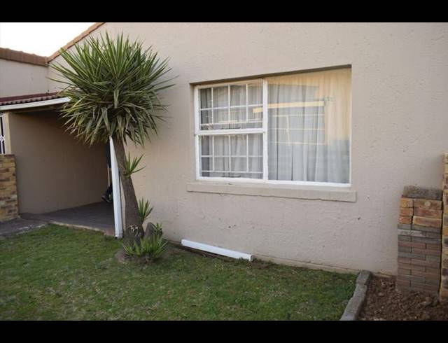 2 BEDROOM TOWNHOUSE FOR SALE IN ELSPARK